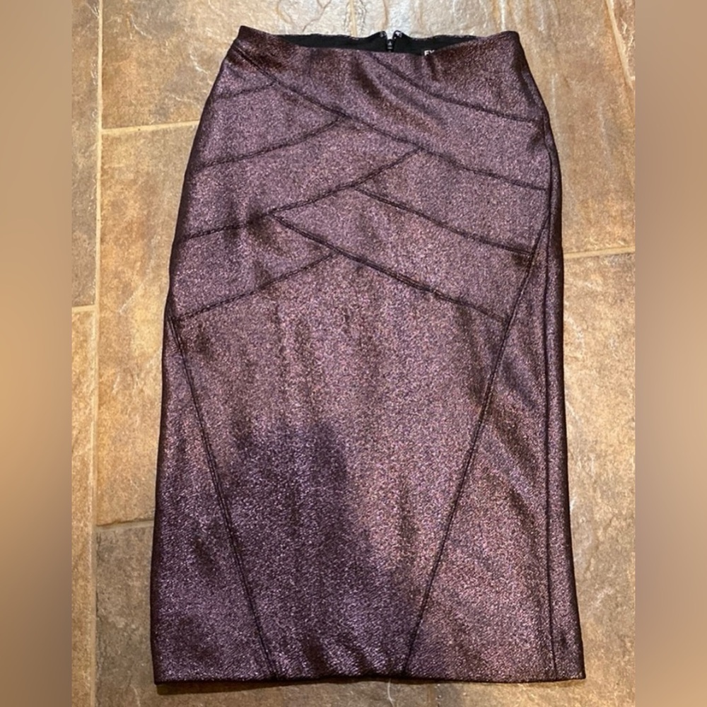 NWT Express High Waisted Metallic Skirt, size 4! Perfect for the holidays!